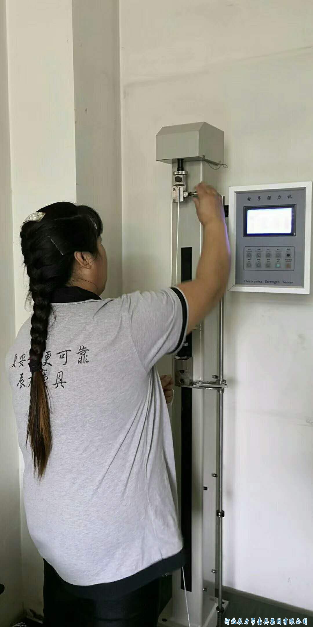 辰力吊裝帶單絲拉力測(cè)試，質(zhì)量從源頭掌控